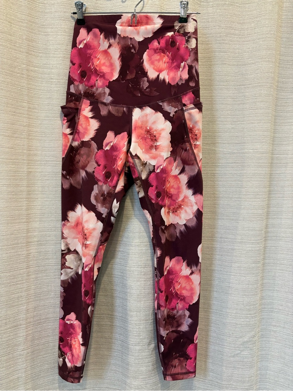 Old Navy Small Maternity Athletic Workout Floral Leggings Burgundy Pink
